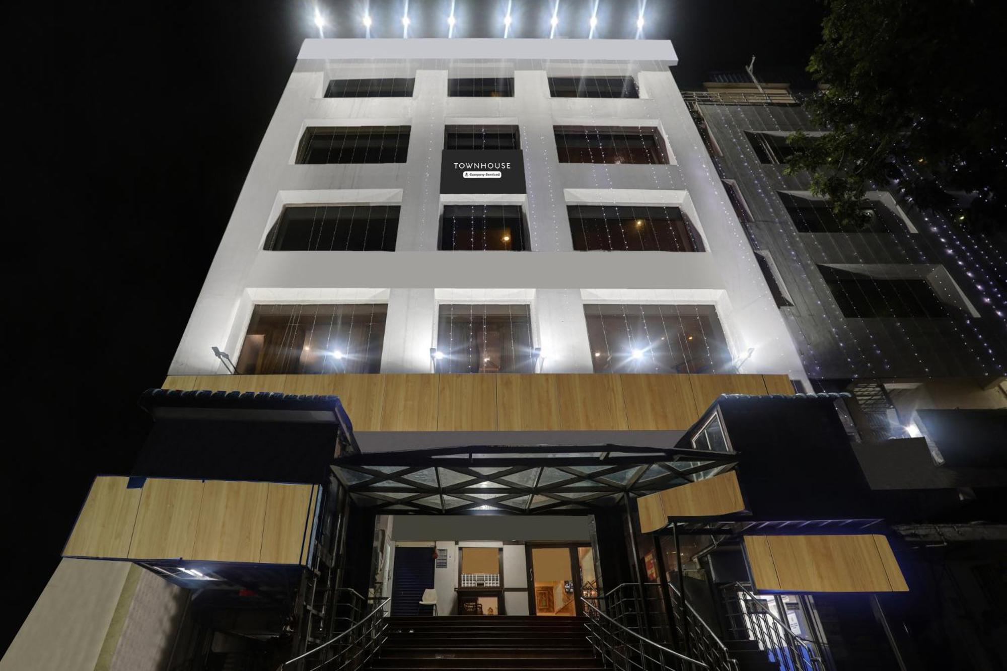 Townhouse Eluru Hotel Ngoại thất bức ảnh