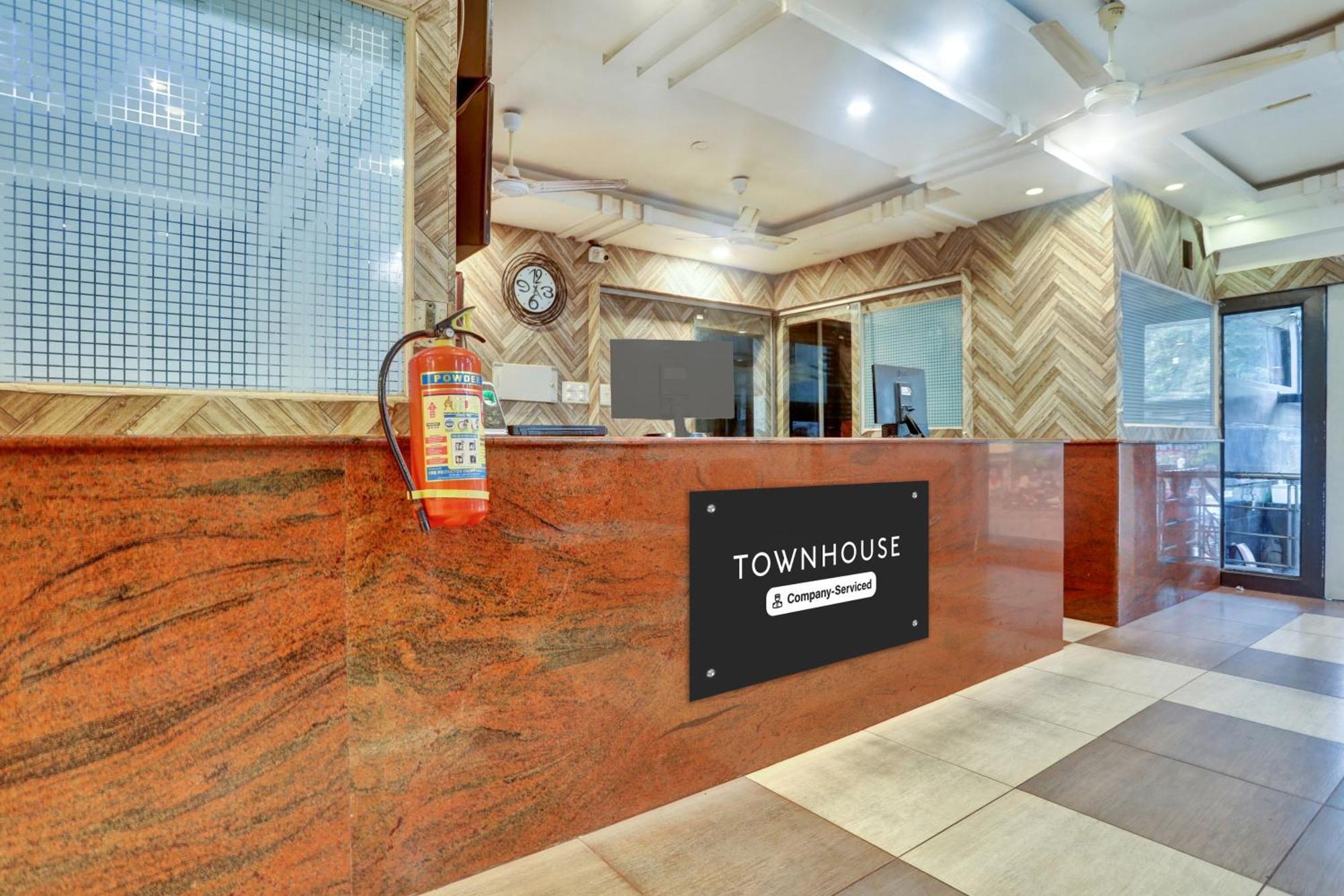 Townhouse Eluru Hotel Ngoại thất bức ảnh