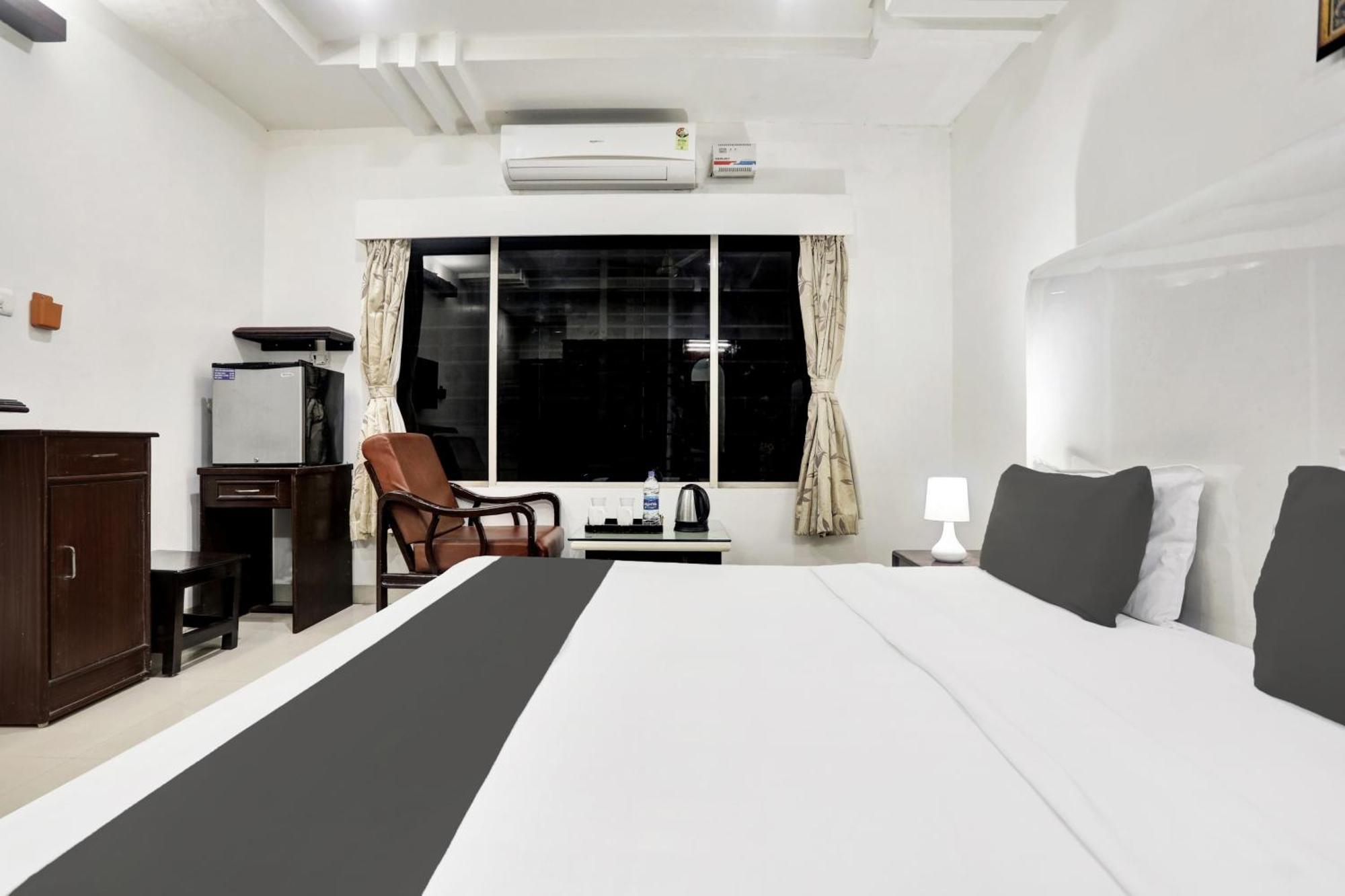 Townhouse Eluru Hotel Ngoại thất bức ảnh